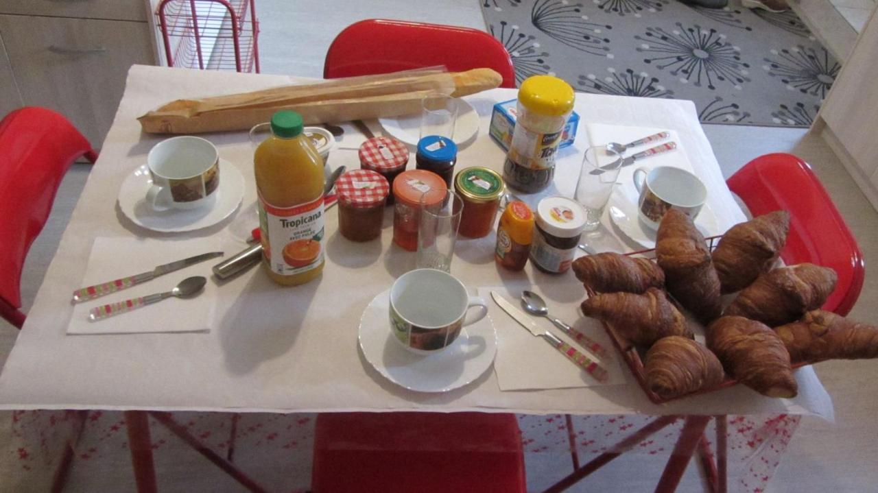 Les Glycines Bed and Breakfast Choloy Buitenkant foto